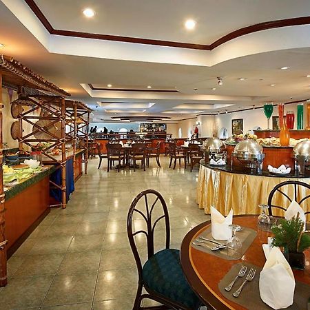 Berjaya Makati Hotel Makati City Esterno foto