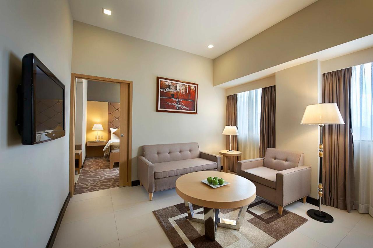 Berjaya Makati Hotel Makati City Esterno foto
