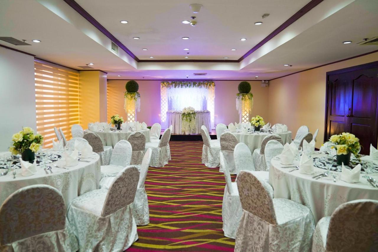 Berjaya Makati Hotel Makati City Esterno foto