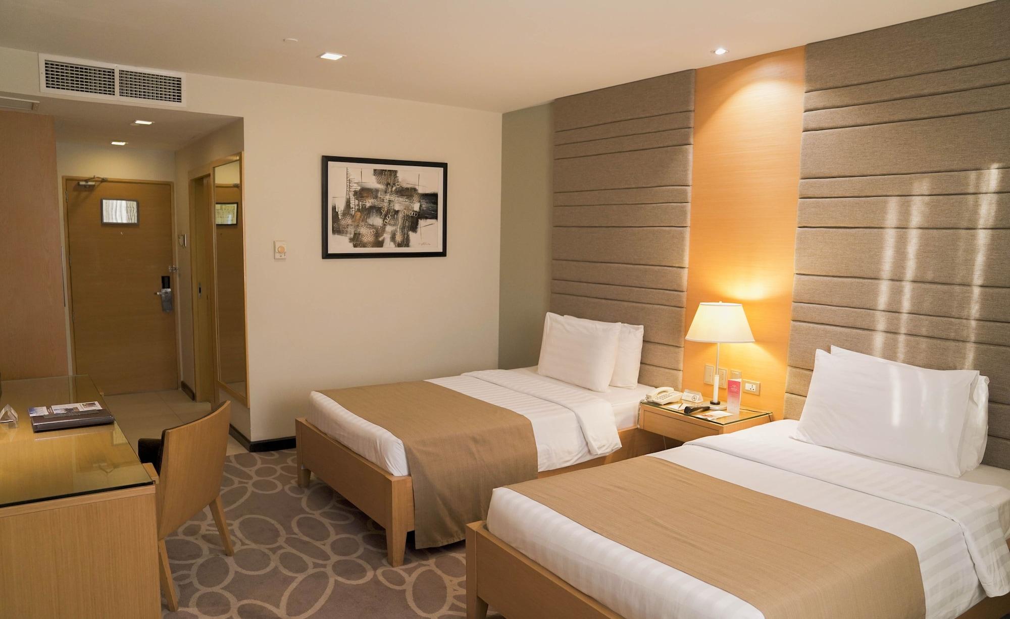 Berjaya Makati Hotel Makati City Esterno foto