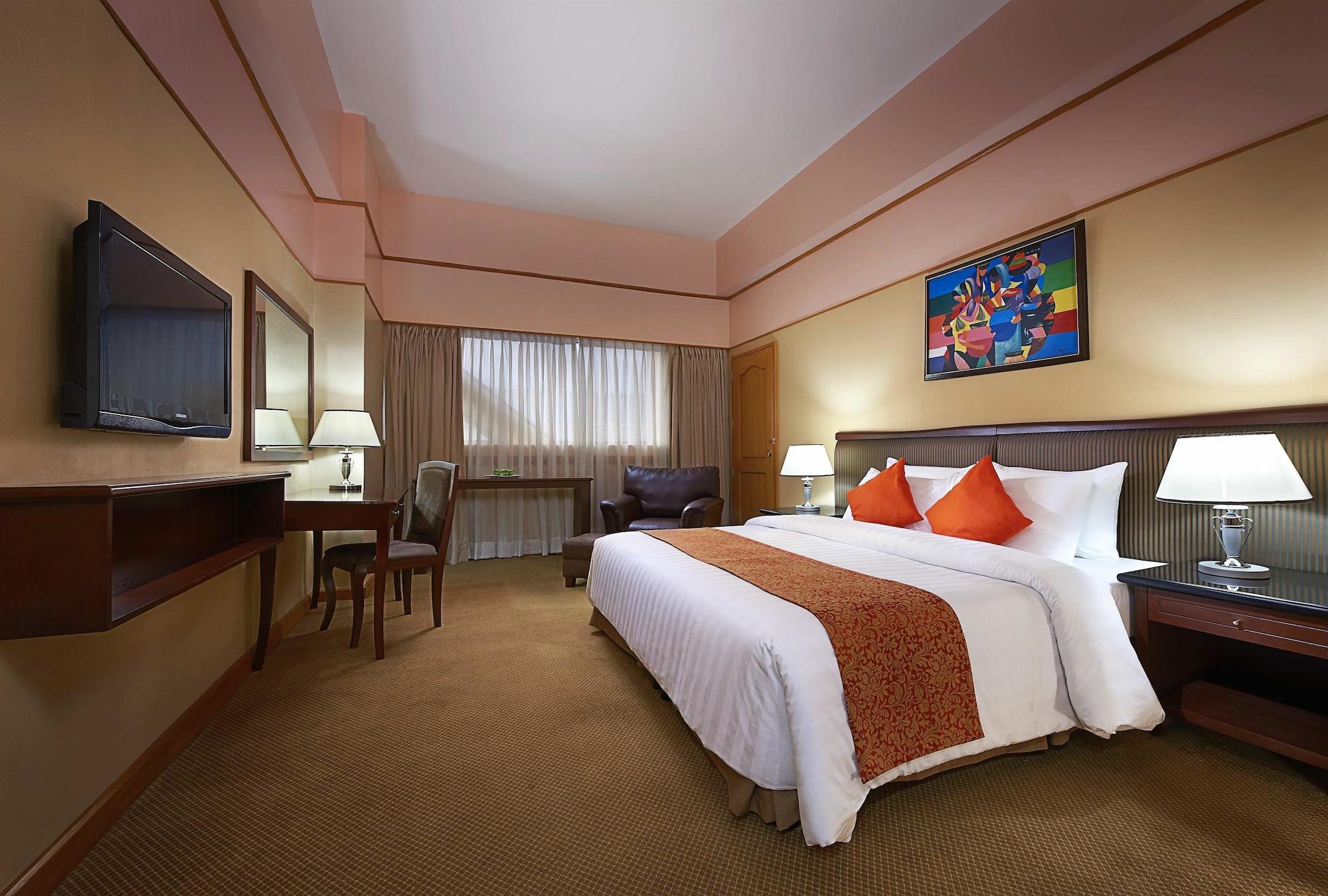 Berjaya Makati Hotel Makati City Esterno foto