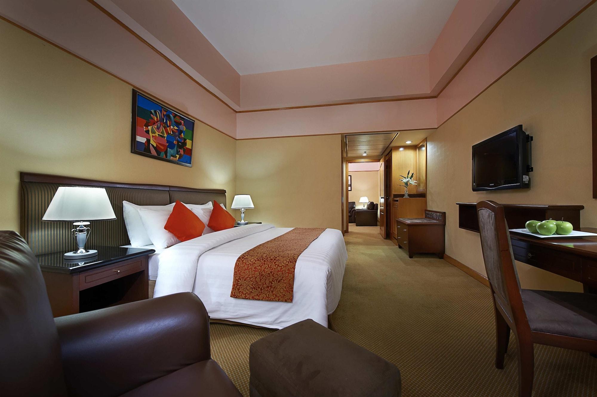 Berjaya Makati Hotel Makati City Esterno foto
