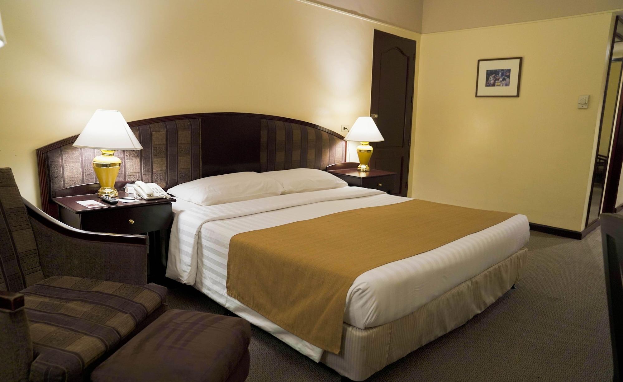 Berjaya Makati Hotel Makati City Esterno foto