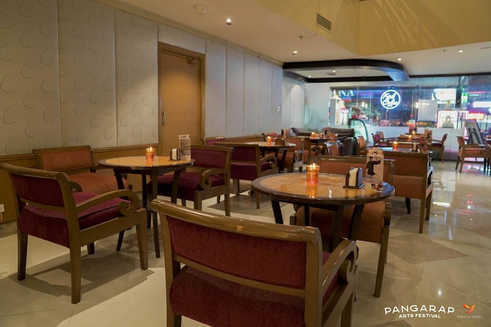 Berjaya Makati Hotel Makati City Esterno foto