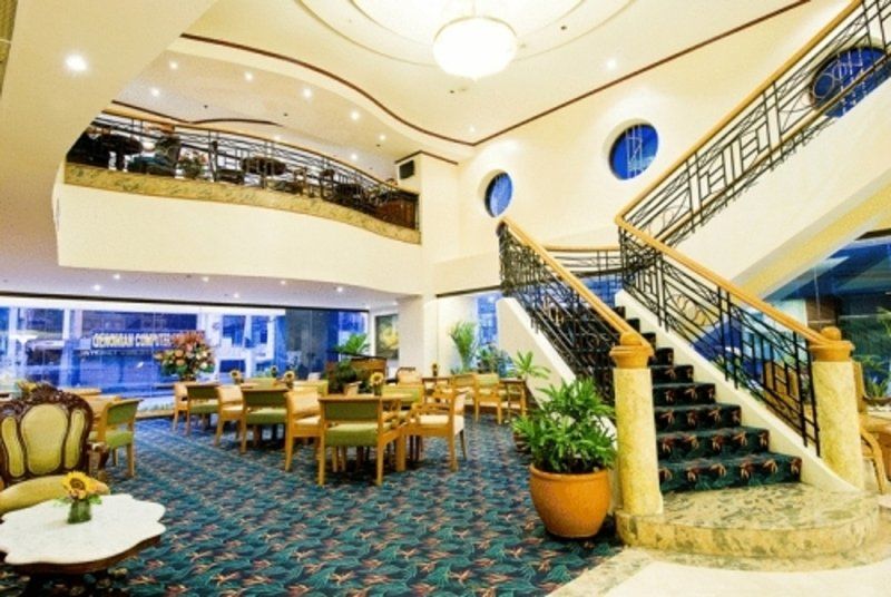 Berjaya Makati Hotel Makati City Esterno foto