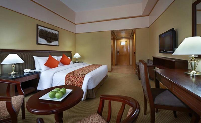 Berjaya Makati Hotel Makati City Esterno foto